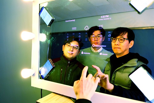 from left: MS candidate Anish Byanjankar, Research Assistant Professor Hyosu Kim and Professor Insik Shin