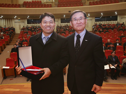 KAISTian of the Year 2016: Professor Hee-Sung Park 이미지