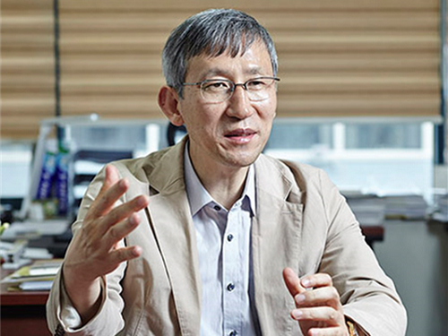 Distinguished Professor Sukbok Chang Donates His Prize Money 이미지