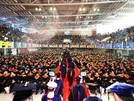 World-renowned Soprano Sumi Jo and Broadcom CEO Hock Tan awarded honorary doctorate from KAIST 이미지