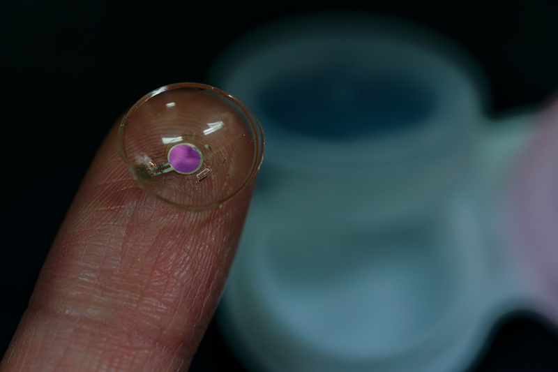 KAIST Develops World’s First Wireless OLED Contact Lens for Retinal Diagnostics 이미지